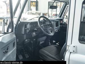 Image 11/15 of Land Rover Defender 110 (2004)