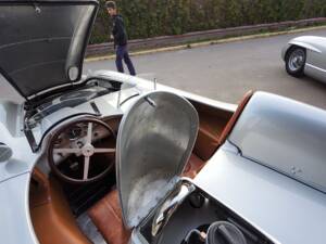 Image 42/51 of Mercedes-Benz 300 SLR (1955)