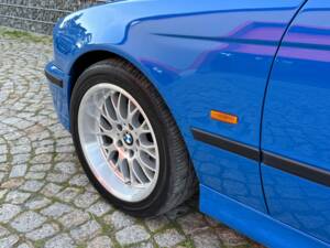 Image 14/100 of BMW 540i Touring (1998)