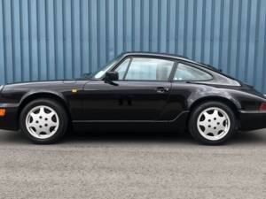 Image 3/13 of Porsche 911 Carrera 2 (1990)