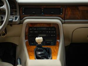 Afbeelding 41/50 van Jaguar XJ6 3.2 (1995)