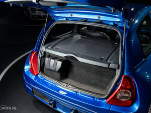 Image 12/15 of Renault Clio II V6 (2003)