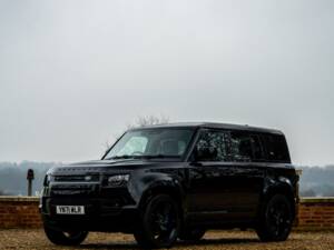 Image 12/50 of Land Rover Defender 110 V8 &quot;Bond Edition&quot; (2021)