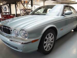 Image 48/50 of Jaguar XJ 8 4.2 (2004)