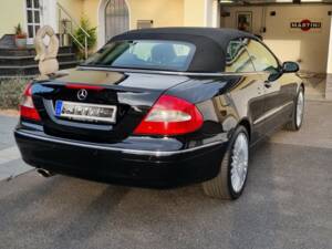 Bild 4/29 von Mercedes-Benz CLK 200 K (2006)