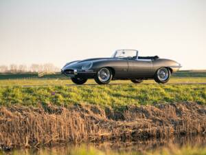 Image 44/50 de Jaguar E-Type 3.8 Flat Floor (1961)
