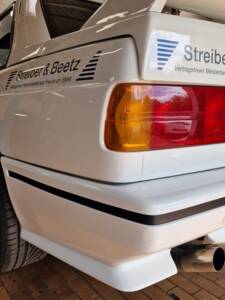 Image 32/70 of BMW M3 (1990)