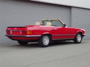 Image 3/84 of Mercedes-Benz 500 SL (1984)