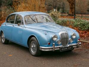 Image 13/50 de Daimler V8-250 (1966)