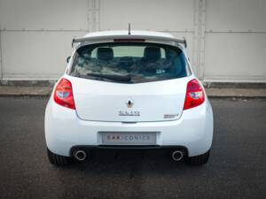 Imagen 25/58 de Renault Clio III 1.4 16V (2010)