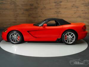 Image 4/6 of Dodge Viper SRT10 (2004)