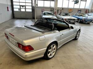 Image 60/82 of Mercedes-Benz SL 500 &quot;Silver Arrow&quot; (2001)