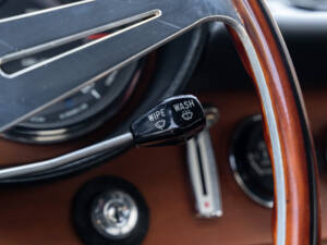 Image 36/69 of Ferrari 365 GT 2+2 (1969)