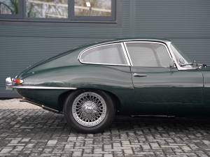Image 9/50 de Jaguar E-Type 4.2 (1967)