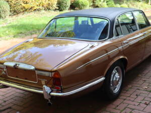 Bild 7/34 von Daimler Double Six Vanden Plas (1975)