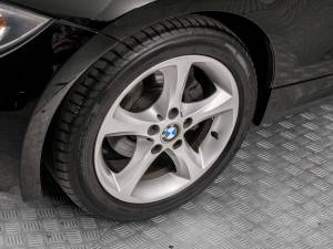 Image 24/50 of BMW 118i (2009)