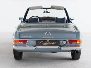 Image 9/48 of Mercedes-Benz 280 SL (1968)