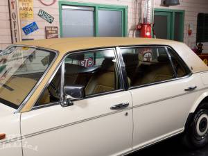 Image 41/50 of Rolls-Royce Silver Spur (1988)