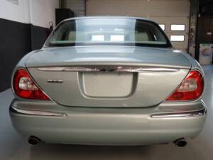 Image 40/50 of Jaguar XJ 8 4.2 (2004)