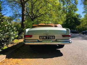 Bild 32/50 von Mercedes-Benz 220 SE b (1963)
