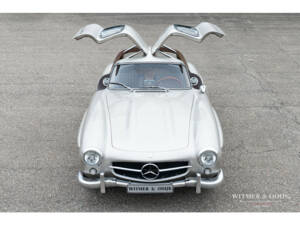 Afbeelding 2/45 van Mercedes-Benz 300 SL &quot;Flügeltürer&quot; (1989)