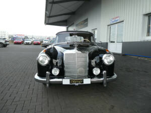 Imagen 2/24 de Mercedes-Benz 220 SE Cabriolet (1959)
