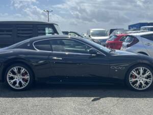 Image 6/39 de Maserati GranTurismo S (2010)