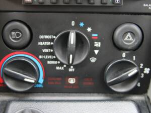 Image 83/92 of DeLorean DMC-12 (1982)