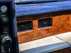 Immagine 20/28 di Aston Martin Lagonda (1987)
