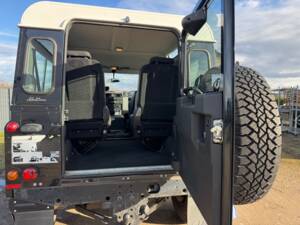 Image 10/19 of Land Rover Defender 90 (2011)