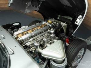 Image 3/19 of Jaguar Type E 3.8 (1964)