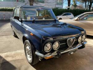 Image 2/26 of Alfa Romeo Giulia Nuova Super 1300 (1974)