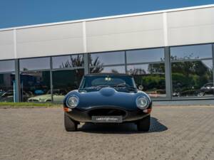 Image 2/32 de Jaguar Type E 3.8 (1961)