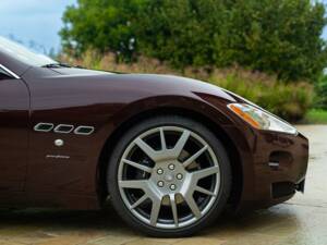 Image 30/50 of Maserati GranTurismo 4.2 (2009)