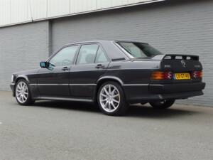 Immagine 4/98 di Mercedes-Benz 190 E 2.3-16 (1985)