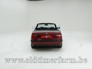 Bild 7/15 von BMW 318i (1995)