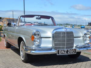 Image 1/32 de Mercedes-Benz 280 SE (1969)