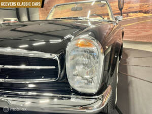 Image 19/46 of Mercedes-Benz 280 SL (1970)