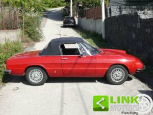 Image 5/10 of Alfa Romeo Spider 1300 (1974)