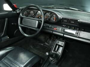 Image 21/30 of Porsche 911 Speedster 3.2 (1989)