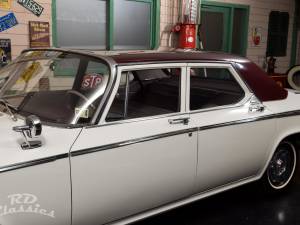 Image 8/24 of Chrysler Newport (1964)