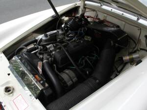 Image 14/17 of MG Midget 1500 (1978)