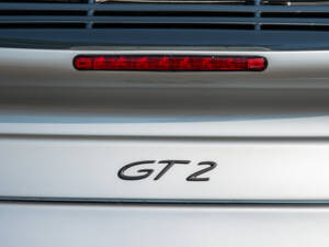 Image 26/80 of Porsche 911 GT2 (2001)