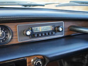 Image 36/50 of Volvo 1800 E (1970)