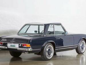 Image 13/20 of Mercedes-Benz 280 SL (1969)