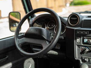 Image 30/46 de Land Rover Defender 110 (2013)