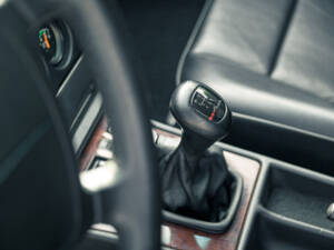 Imagen 37/51 de Mercedes-Benz 190 E 2.5-16 Evolution II (1991)