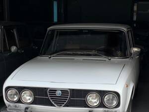 Bild 12/13 von Alfa Romeo 2000 Berlina (1973)