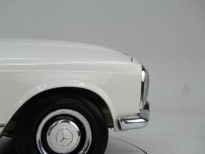 Afbeelding 12/15 van Mercedes-Benz 280 SL (1969)