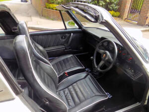 Immagine 2/11 di Porsche 911 Carrera 3.2 (1984)